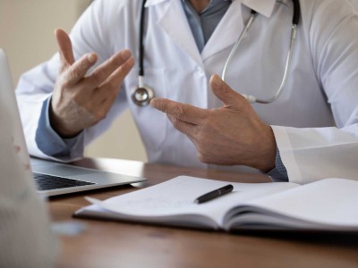 majority-of-uk-doctors-would-prescribe-cannabis-for-pain-if-nhs-allowed-it,-survey-finds