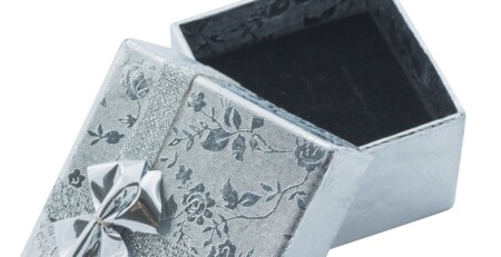 pretty-packages,-empty-promises:-how-to-build-a-meaningful-cannabis-brand